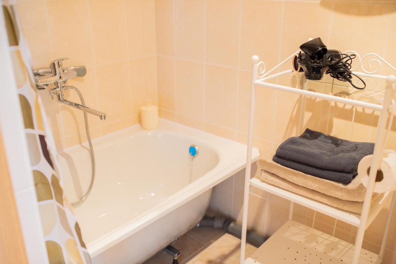 Centro Apartamentai Naujoji Akmene Екстериор снимка