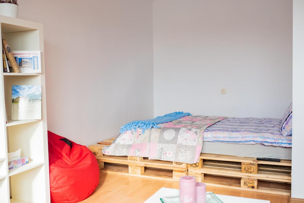 Centro Apartamentai Naujoji Akmene Екстериор снимка